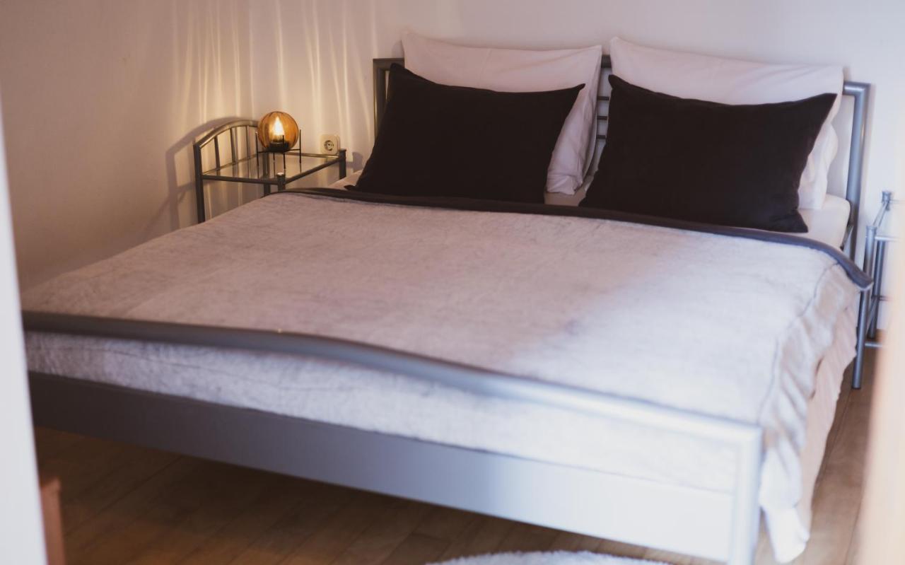 Scardona Rustica, Bed & Breakfast With Jacuzzi, Bbq And Free Parking In Skradin, Krka Appartement Buitenkant foto