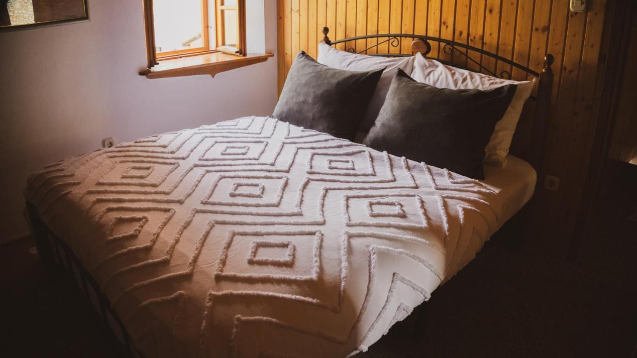 Scardona Rustica, Bed & Breakfast With Jacuzzi, Bbq And Free Parking In Skradin, Krka Appartement Buitenkant foto