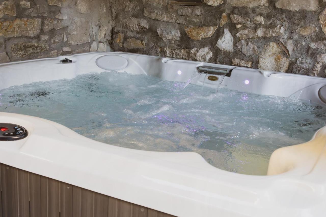 Scardona Rustica, Bed & Breakfast With Jacuzzi, Bbq And Free Parking In Skradin, Krka Appartement Buitenkant foto