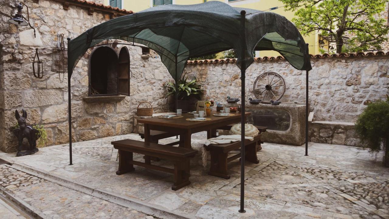 Scardona Rustica, Bed & Breakfast With Jacuzzi, Bbq And Free Parking In Skradin, Krka Appartement Buitenkant foto